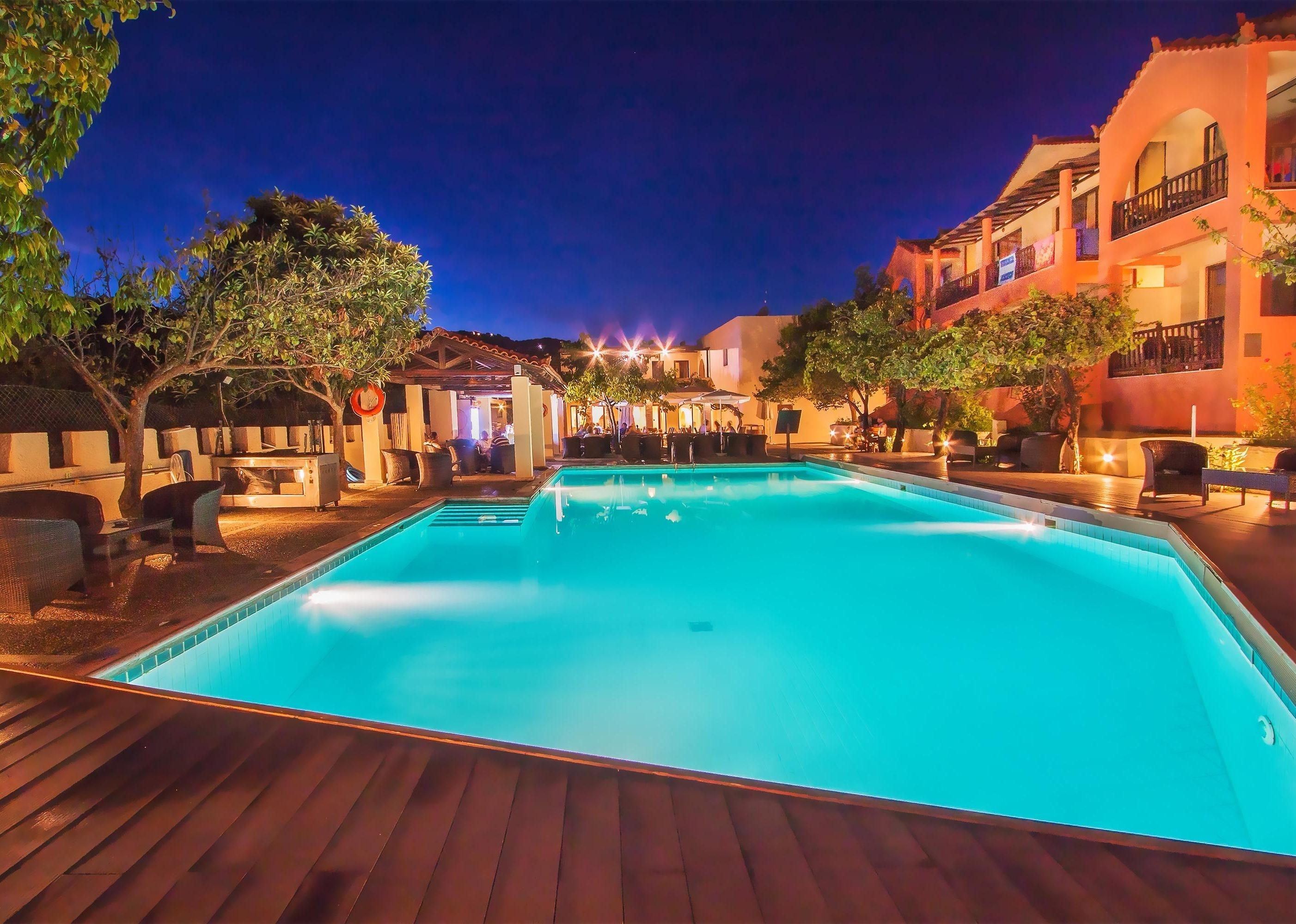 Rigas Hotel in Skopelos with big pool night