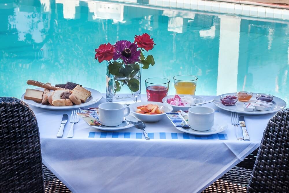 Πρωινό σε ξενοδοχείο στη Χώρα Σκοπέλου